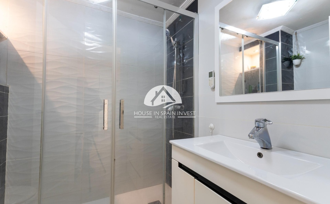 Resale - Apartment  - Torrevieja - La Veleta