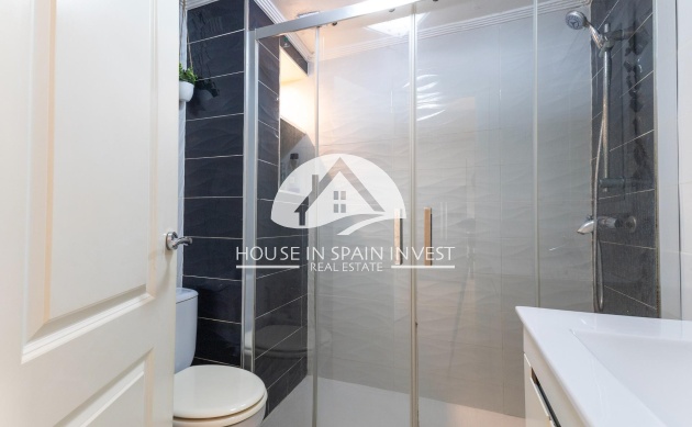 Resale - Apartment  - Torrevieja - La Veleta