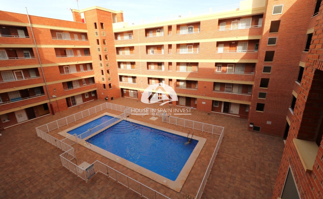 Resale - Apartment  - Torrevieja - Playa de los Naufragos