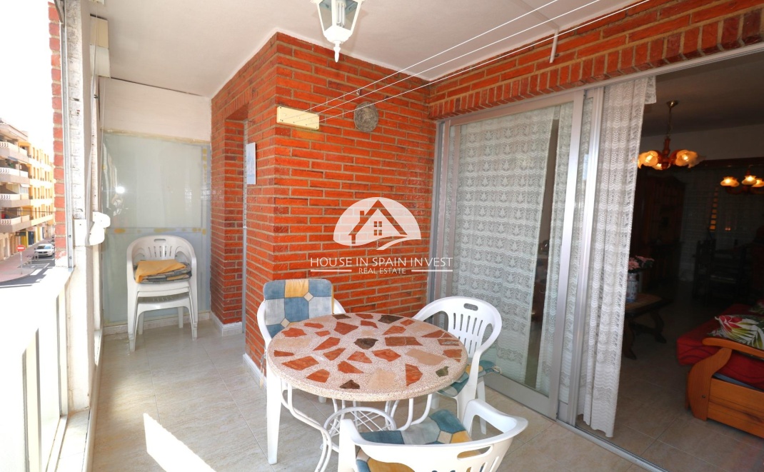 Resale - Apartment  - Torrevieja - Playa de los Naufragos