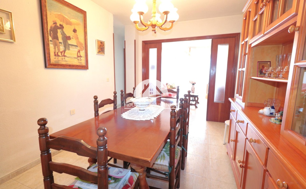 Resale - Apartment  - Torrevieja - Playa de los Naufragos