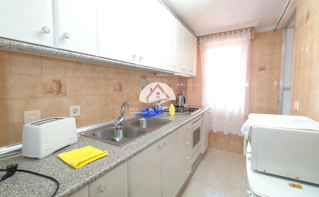 Resale - Apartment  - Torrevieja - Playa de los Naufragos
