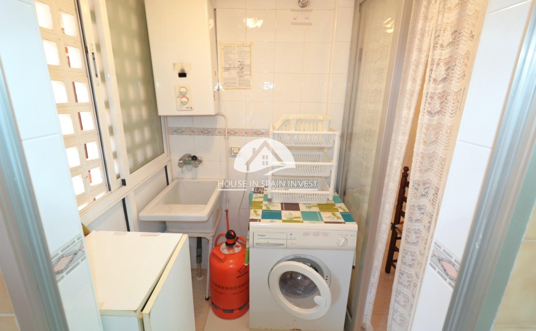 Resale - Apartment  - Torrevieja - Playa de los Naufragos