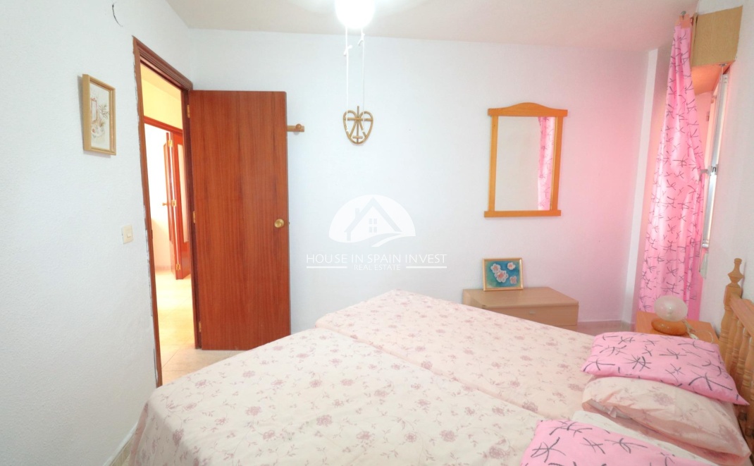 Resale - Apartment  - Torrevieja - Playa de los Naufragos