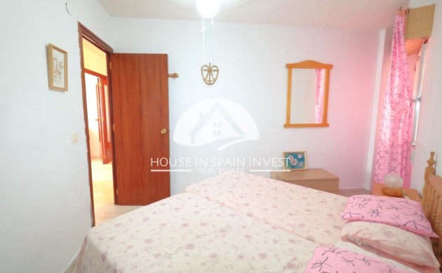 Resale - Apartment  - Torrevieja - Playa de los Naufragos