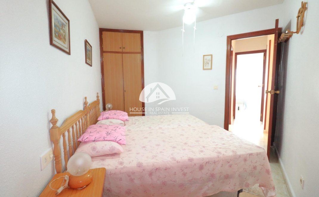 Resale - Apartment  - Torrevieja - Playa de los Naufragos