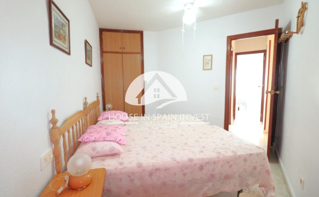 Resale - Apartment  - Torrevieja - Playa de los Naufragos