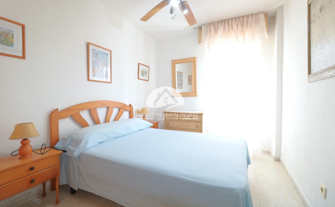 Resale - Apartment  - Torrevieja - Playa de los Naufragos