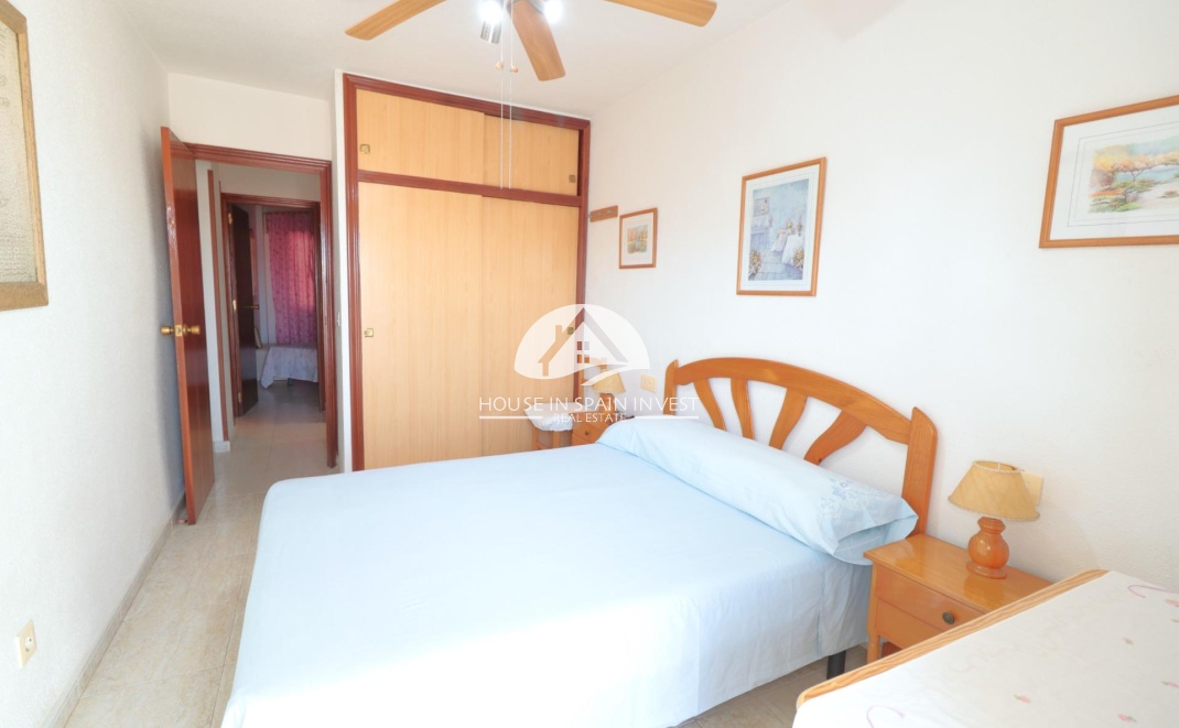 Resale - Apartment  - Torrevieja - Playa de los Naufragos