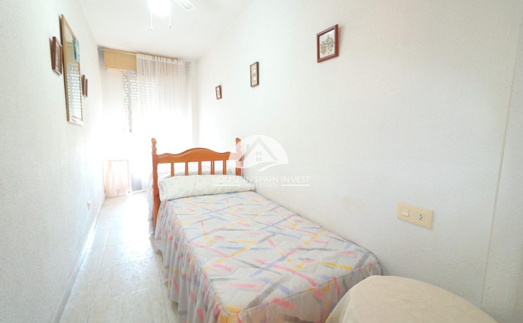 Resale - Apartment  - Torrevieja - Playa de los Naufragos