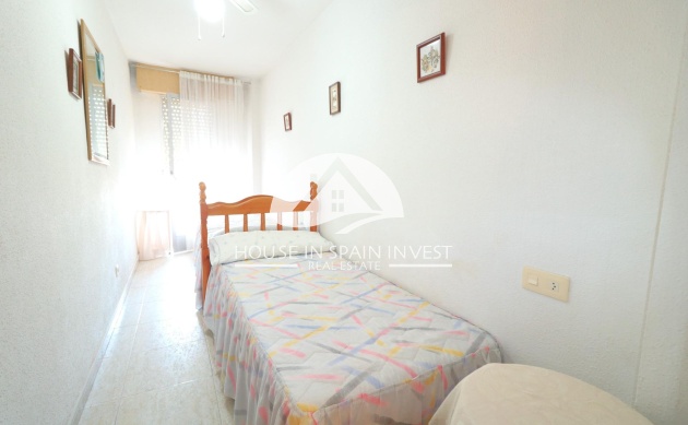 Resale - Apartment  - Torrevieja - Playa de los Naufragos