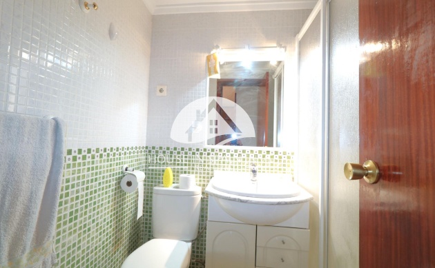 Resale - Apartment  - Torrevieja - Playa de los Naufragos