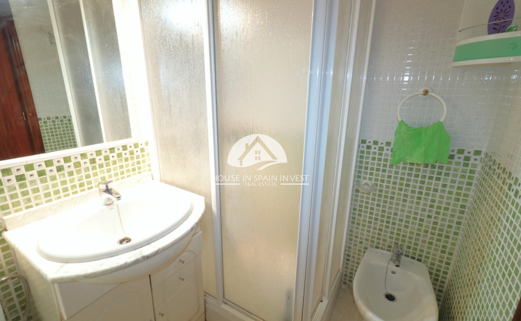 Resale - Apartment  - Torrevieja - Playa de los Naufragos