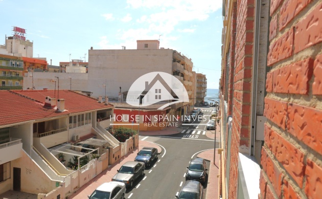 Resale - Apartment  - Torrevieja - Playa de los Naufragos