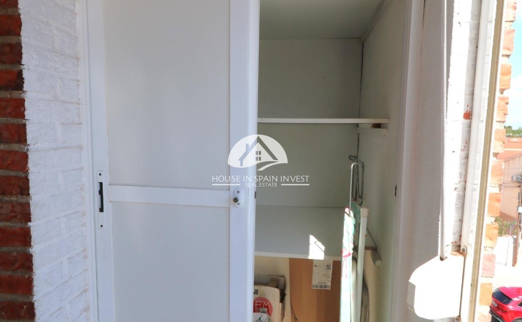 Resale - Apartment  - Torrevieja - Playa de los Naufragos