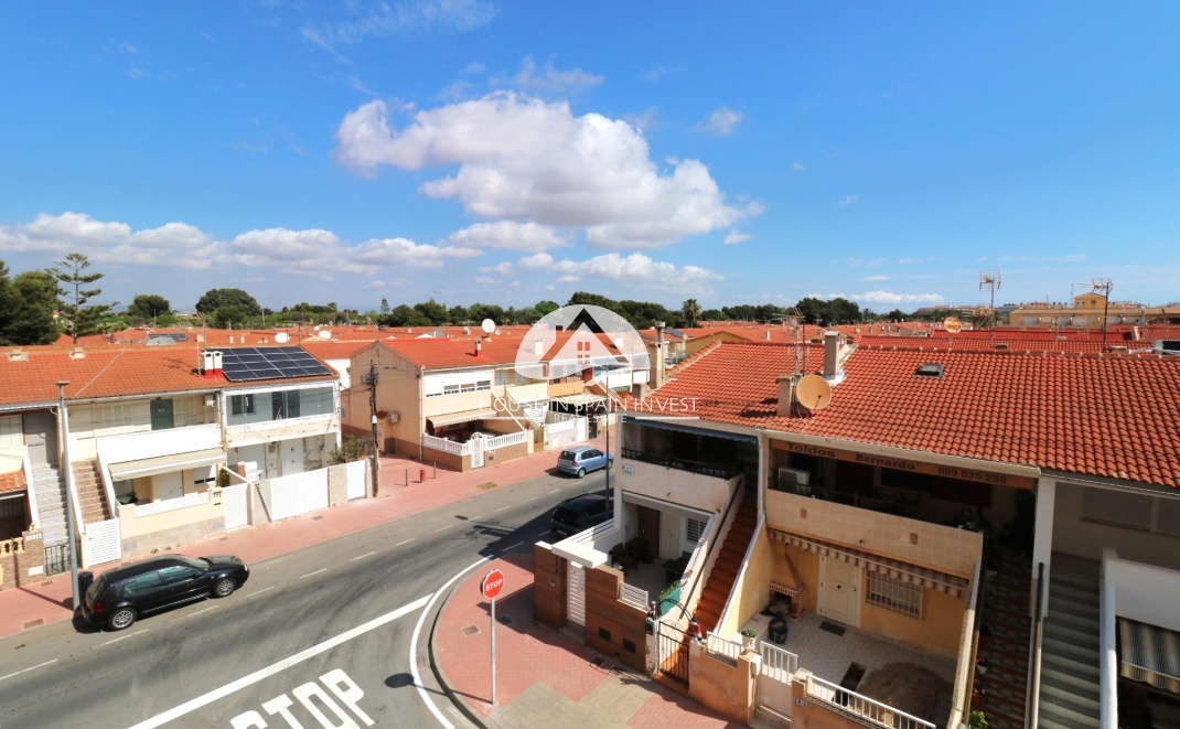 Resale - Apartment  - Torrevieja - Playa de los Naufragos