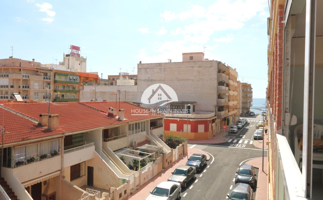 Resale - Apartment  - Torrevieja - Playa de los Naufragos