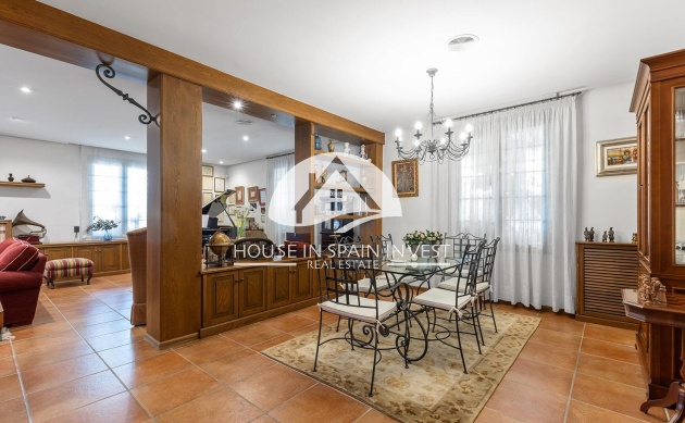 Resale - Villa - Torrevieja - La Veleta