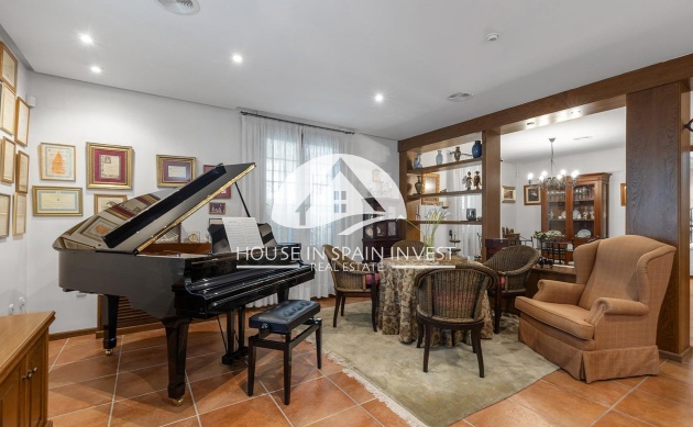 Resale - Villa - Torrevieja - La Veleta