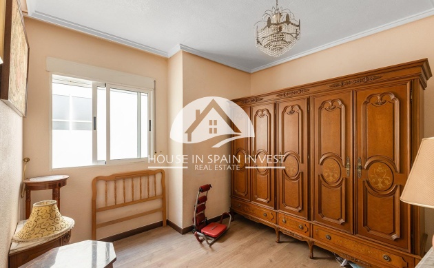 Resale - Apartment  - Torrevieja - Playa del Cura