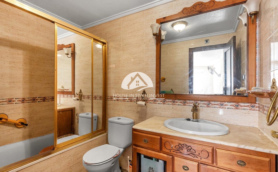 Resale - Apartment  - Torrevieja - Playa del Cura