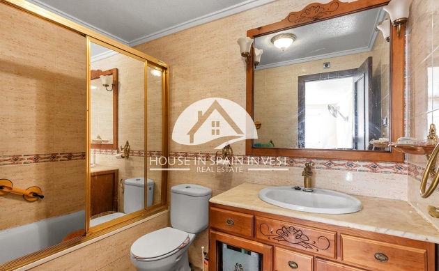 Resale - Apartment  - Torrevieja - Playa del Cura