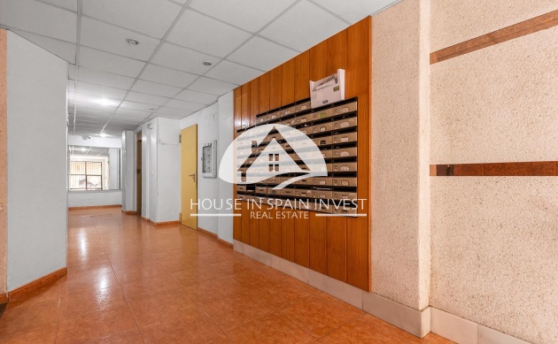 Resale - Apartment  - Torrevieja - Playa del Cura