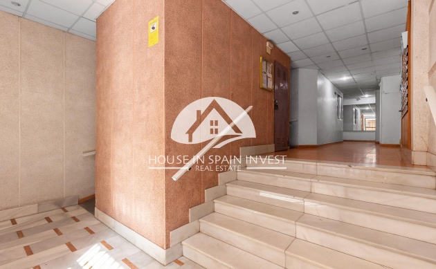 Resale - Apartment  - Torrevieja - Playa del Cura