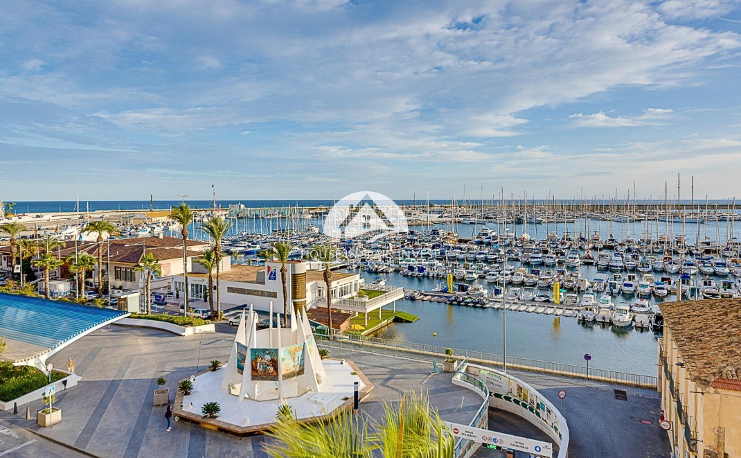 Resale - Apartment  - Torrevieja - Playa del Cura