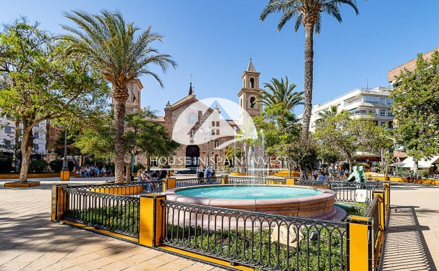 Resale - Apartment  - Torrevieja - Playa del Cura