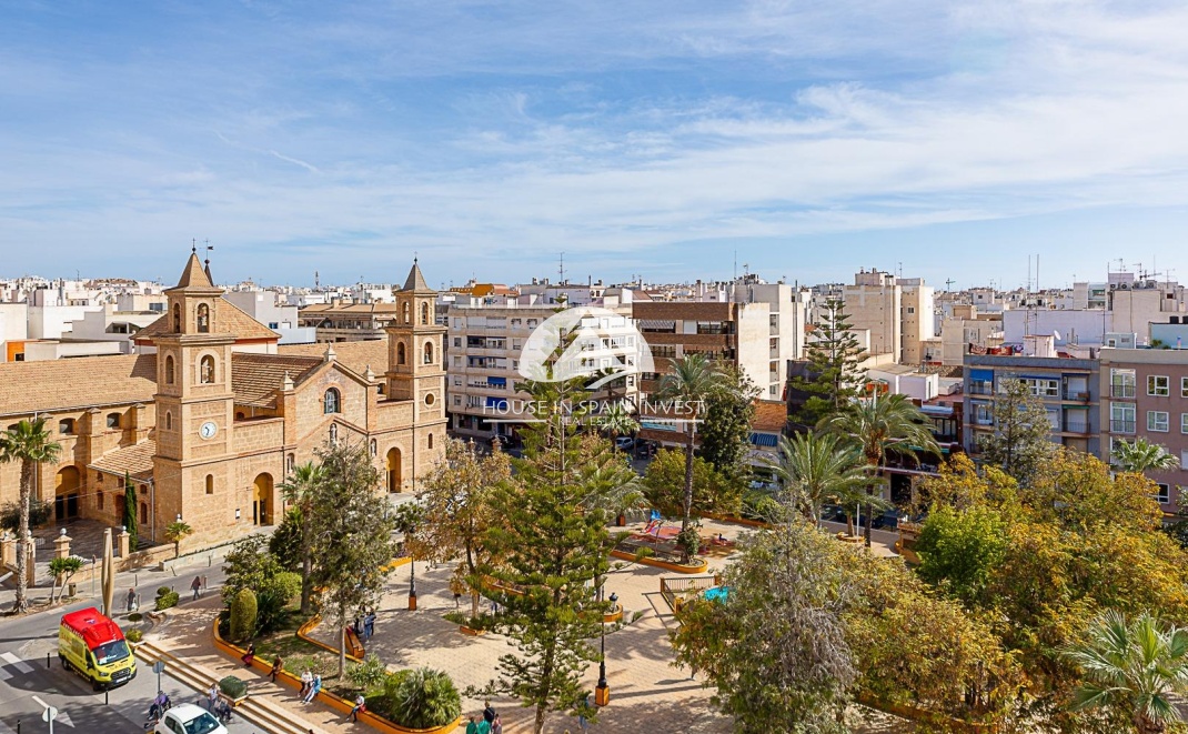Resale - Apartment  - Torrevieja - Playa del Cura