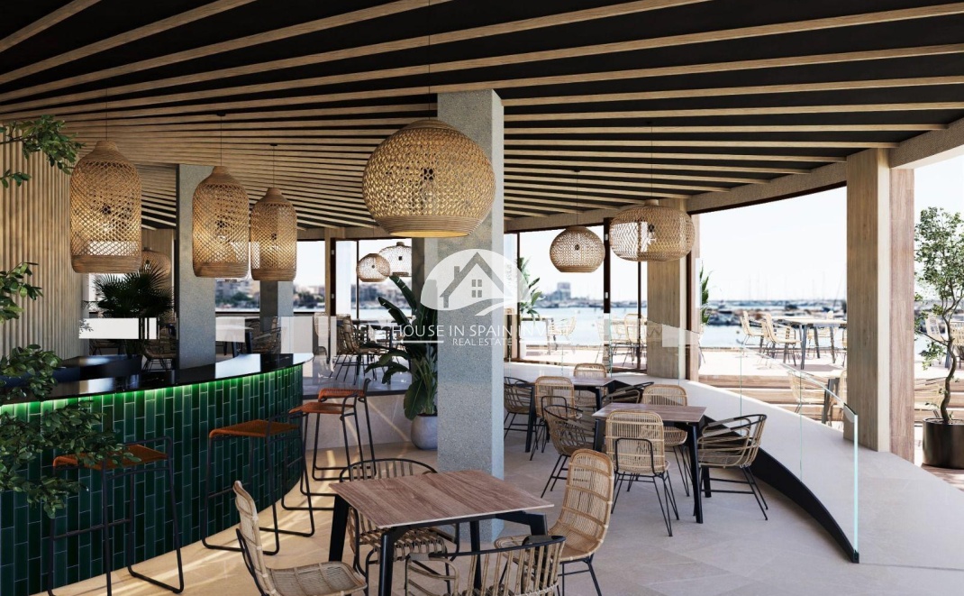 Resale - Commercial Unit - Torrevieja - Centro