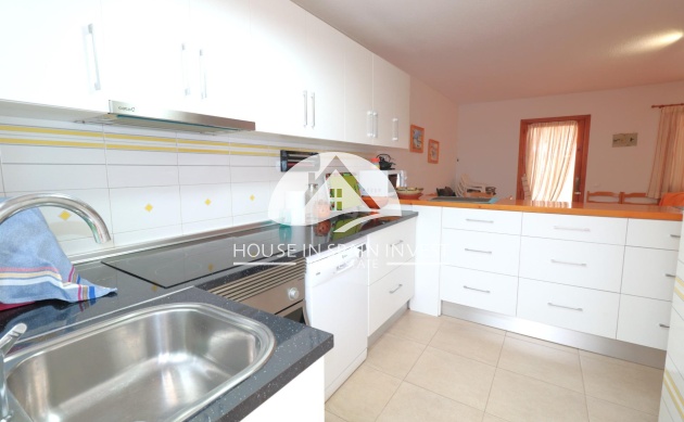 Resale - Townhouse - Torrevieja - Playa de los Naufragos
