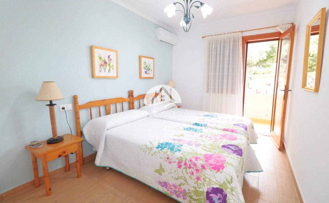 Resale - Townhouse - Torrevieja - Playa de los Naufragos