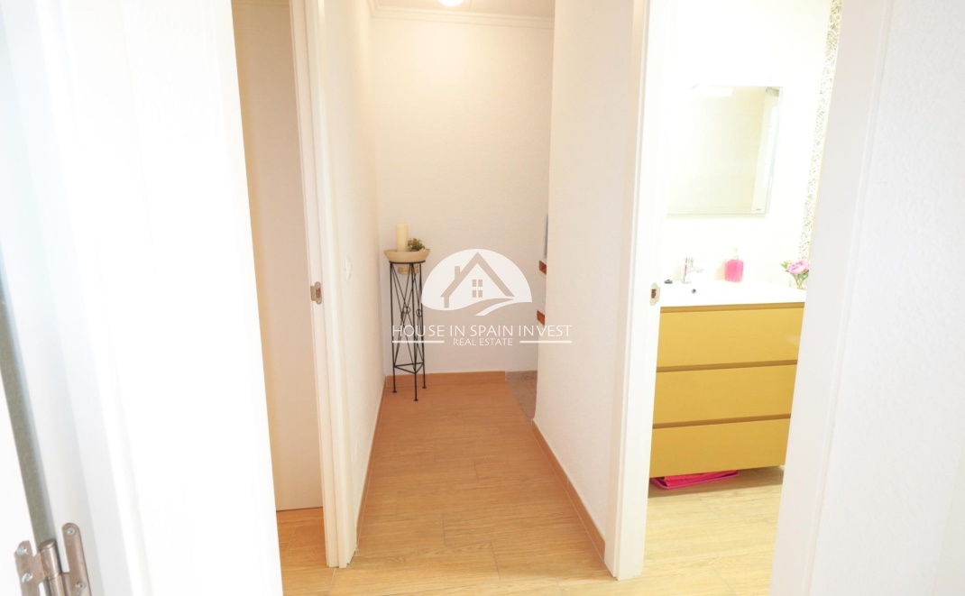 Resale - Townhouse - Torrevieja - Playa de los Naufragos