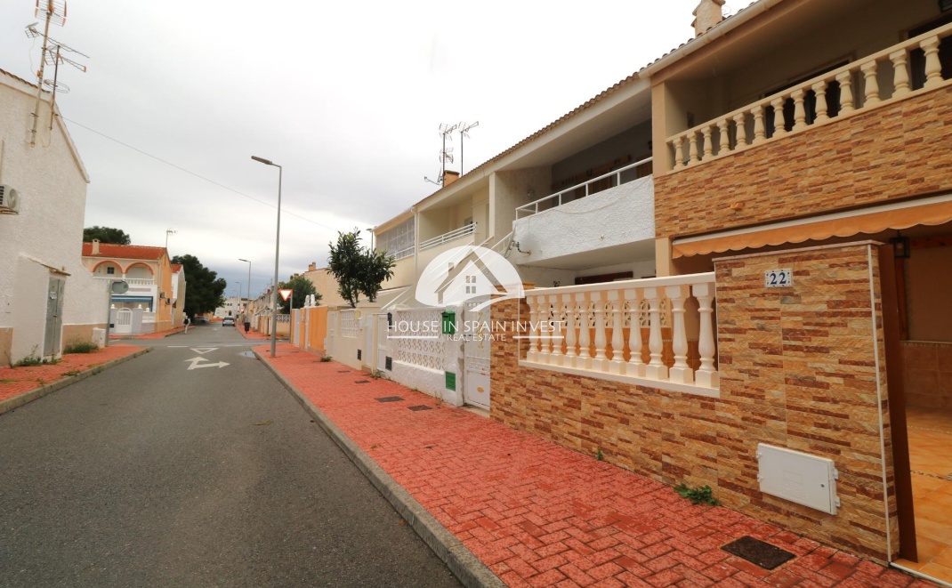 Resale - Townhouse - Torrevieja - Playa de los Naufragos