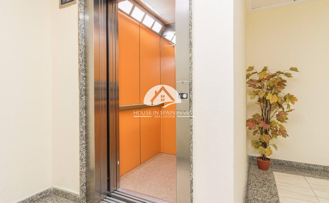 Resale - Apartment  - Torrevieja - Centro