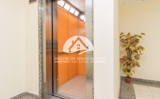 Resale - Apartment  - Torrevieja - Centro