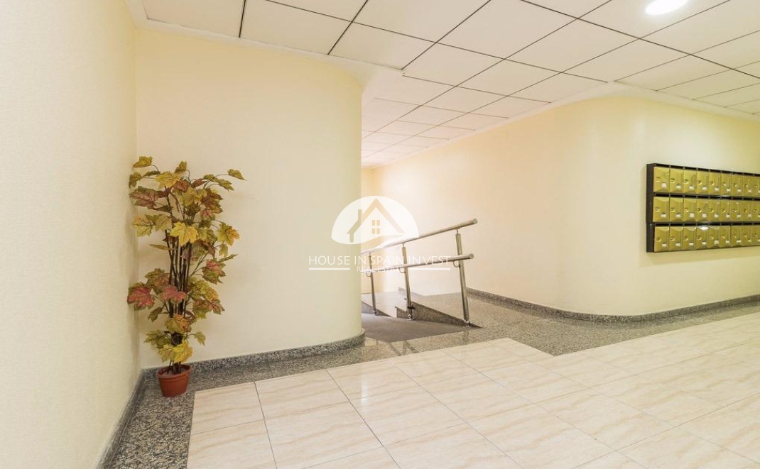Resale - Apartment  - Torrevieja - Centro