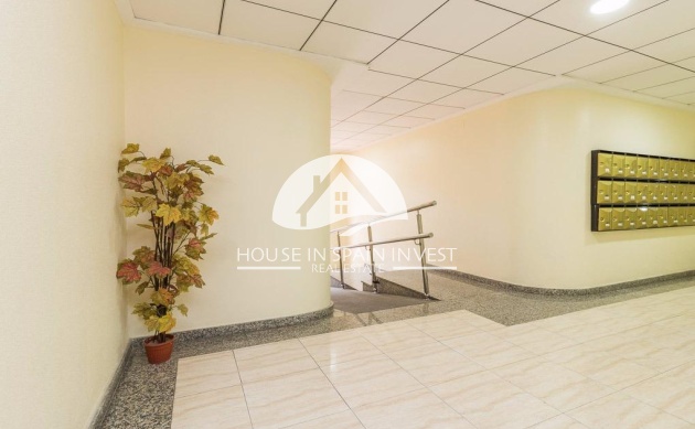 Resale - Apartment  - Torrevieja - Centro