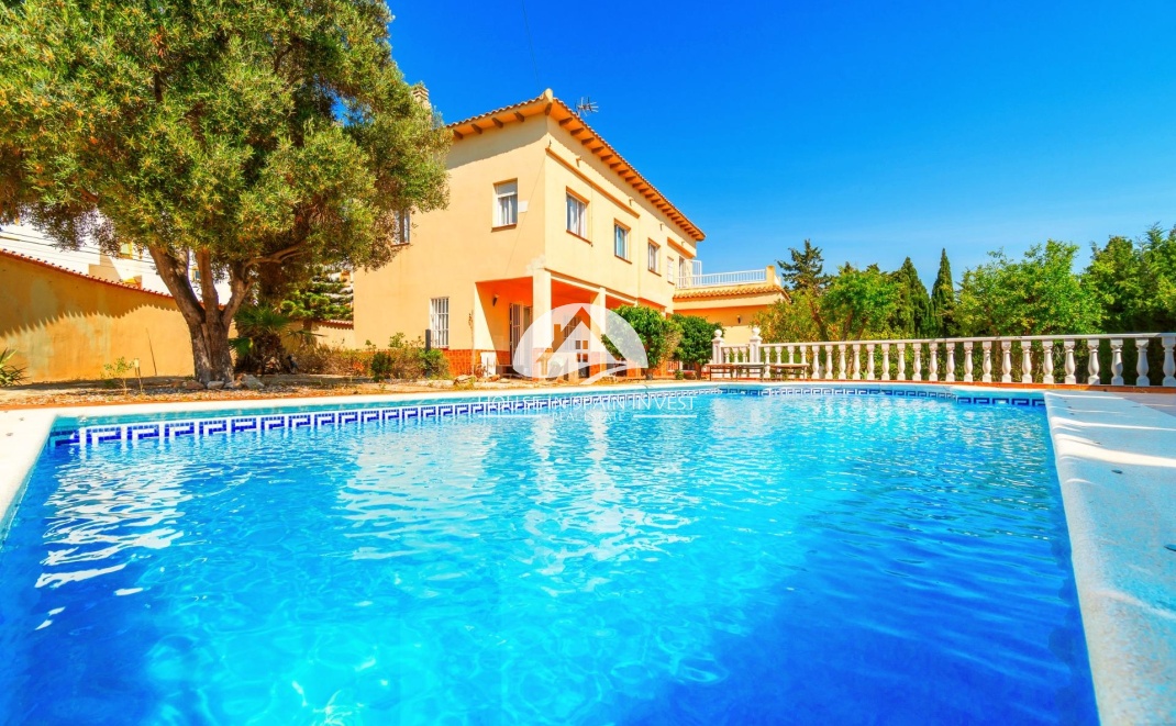 Resale - Villa - Torrevieja - La Mata