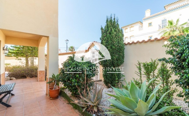 Resale - Villa - Torrevieja - La Mata