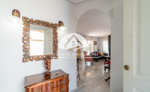 Resale - Villa - Torrevieja - La Mata