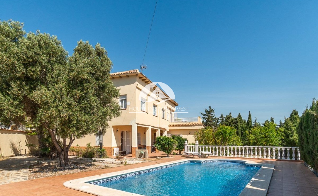 Resale - Villa - Torrevieja - La Mata