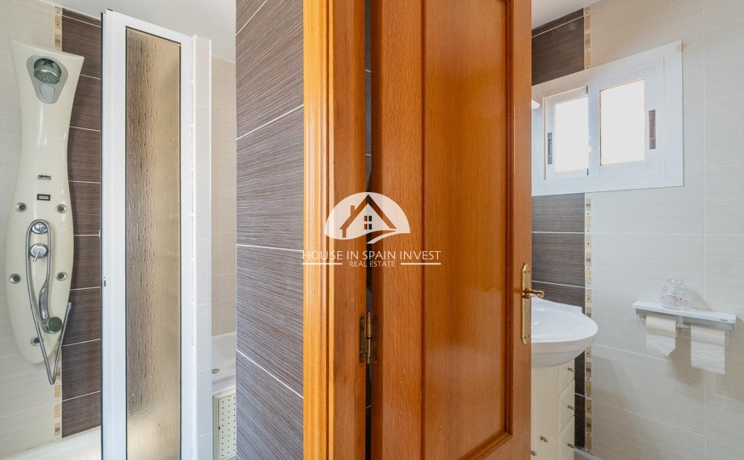 Resale - Villa - Torrevieja - La Mata