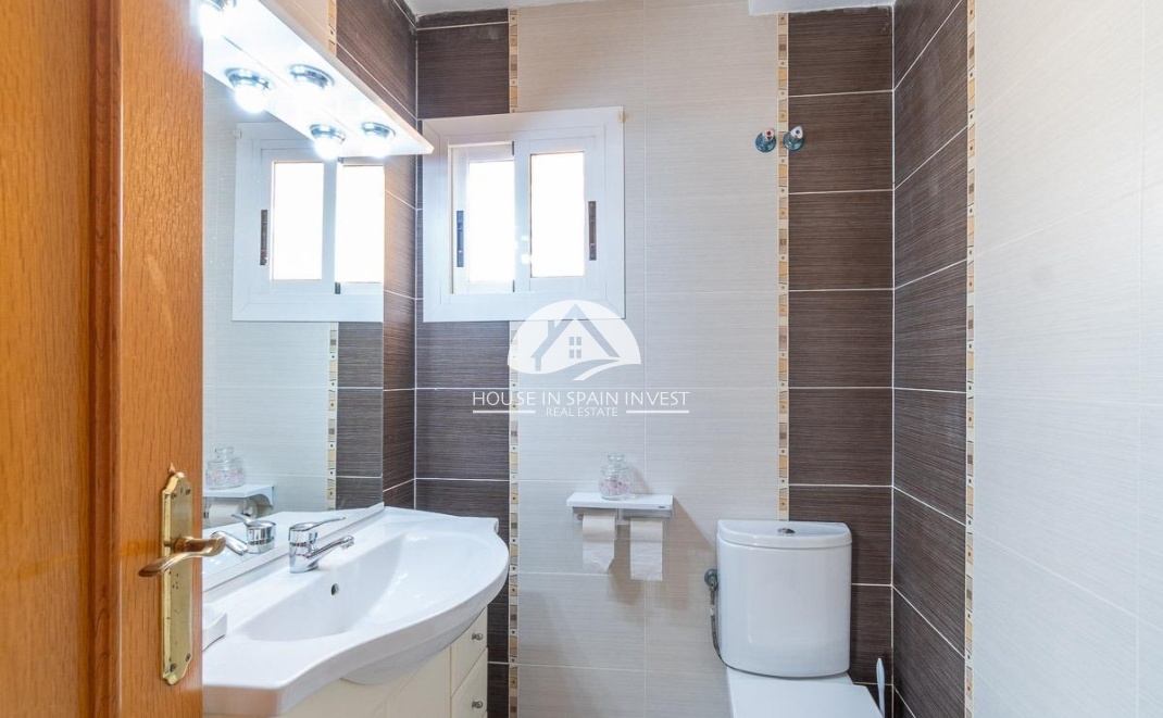 Resale - Villa - Torrevieja - La Mata