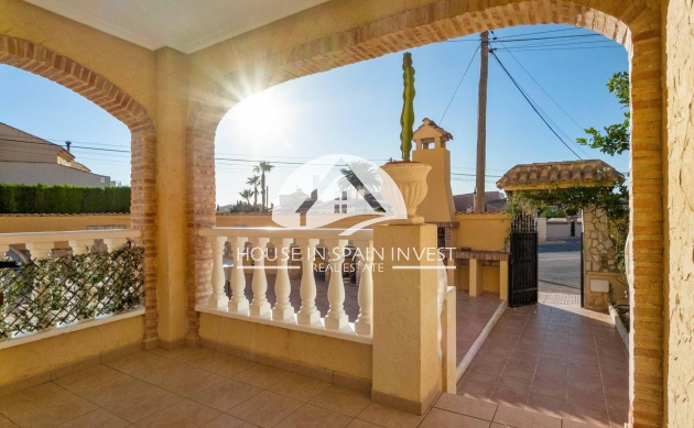 Resale - Villa - Orihuela Costa - La Florida