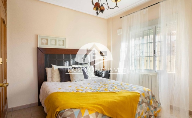 Resale - Villa - Orihuela Costa - La Florida