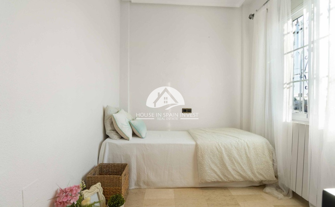 Resale - Villa - Orihuela Costa - La Florida