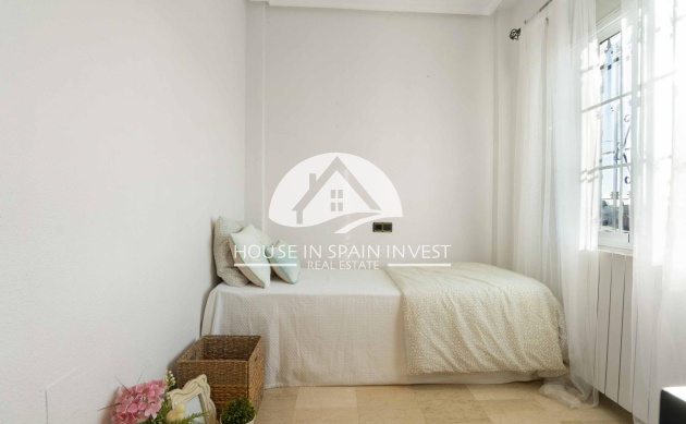 Resale - Villa - Orihuela Costa - La Florida